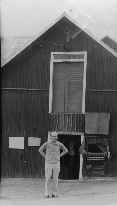 22 juni 1971 Lennart Jonsson, sista dagen i Älåkra kvarn. T.E.