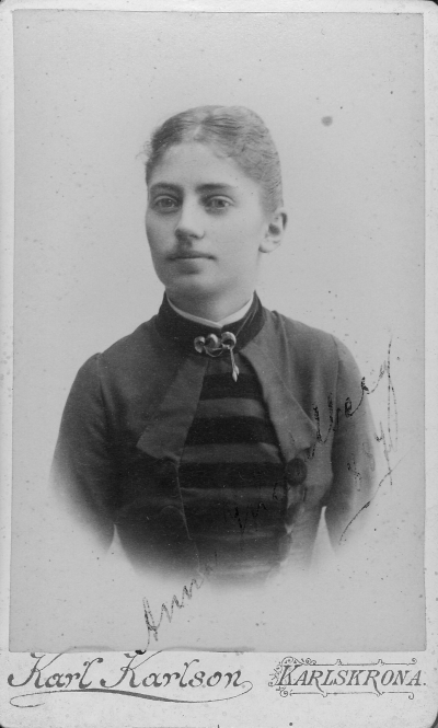 Anna Wahlberg, 1887
( gift von Seth )