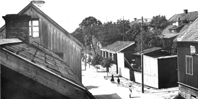 Stångågatan Ellsonska huset 2 från vänster sett mot västra tullen.   