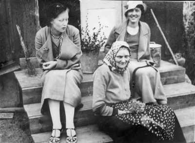 Ingegerd Ericsson - Lindström
Kristina Maria Karlsson, Vendledal sitter i mitten.