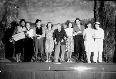 Vimmerby Teatersällskap i Sveasalen.Sven Bälter, Marianne Ek,  Lasse Ståhl, Maj Sand, Folke Haller, Lena Beijer, Hugo Svensson, Siv Jansson-Koppel-Brandstedt och Nisse Johansån.