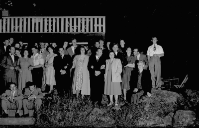 Arbetarrörelsen 1940-talet Rörmokarna har fest i Krönbaden              
Med på bilden är bl.a: Åke Karlsson, Olle Svensson, Inga-Lisa Fransson, Rune Fransson, Folke Fransson, Stina Fransson, Folke Svensson, Sylvia Svensson, Gösta Johansson, Gösta Olsson, Gilbert Magnusson, Per-Olof Olsson, Hjördis Olsson