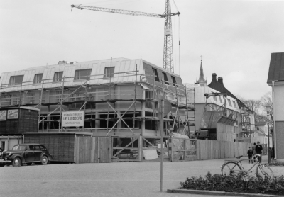 Byggandet av Lundbergshuset vid torget

Dok.100531/KG