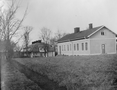 År 1951. Gamla vaktmästarebostaden vid sjukstugan som sedan flyttades och blev en del av nuvarande Folkets Hus i Vimmerby. T.E.