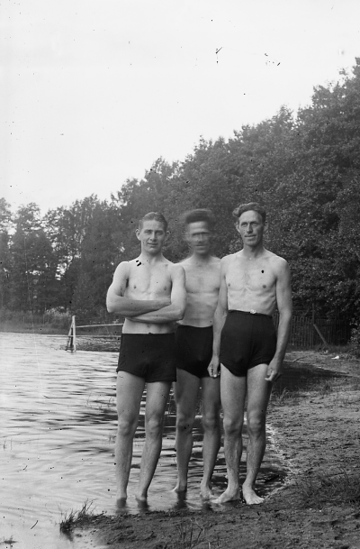 Hällebacka 

Många av bilderna i mappen Hällebacka kan lika gärna vara tagna kring Lidhem Locknevi.