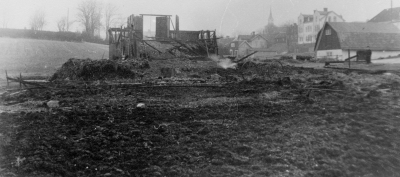 Per Johan Anderssons ladugård har brunnit 29-12-1932, Rönnbärsgatan. T.E.