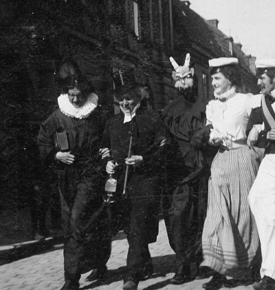 Maskerad ? Studentspex ?