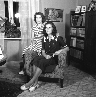 Konrad Karlssons familj

Dok.110622/KG