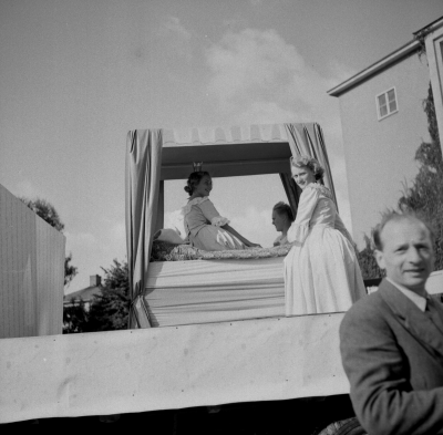 Barnens dag firande
- Prinsessan på ärten -

Dok.111026/KG