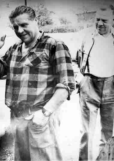 Från vänster Axel Larsson  Aby, Vimmerby och Adolf Sand, handelsresande.     