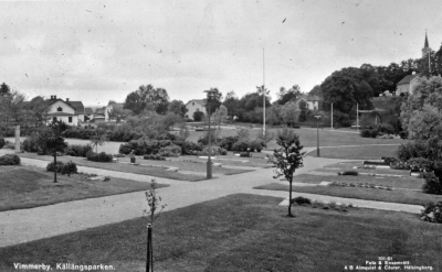 Vimmerby Källängsparken planteringar gångar träd

090421/KG