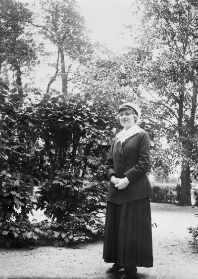 Fröken Sund 
Örebro 1915