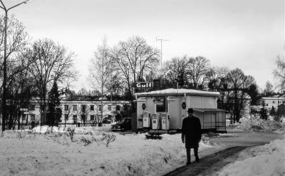 Drottninggatan / Parkgatan gamla Taxi sjukhuset i bakgrunden

090427/KG