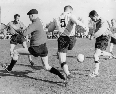 Fr. v.   2.Olle Kron / Kroon  3. Magnus Pettersson, 5. Olle Gustafsson (möjligen Svensson?)       