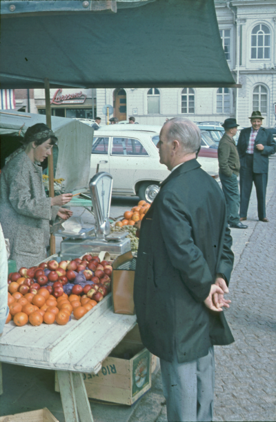 Torghandel  
Gerdvor Söderholm

090415/KG