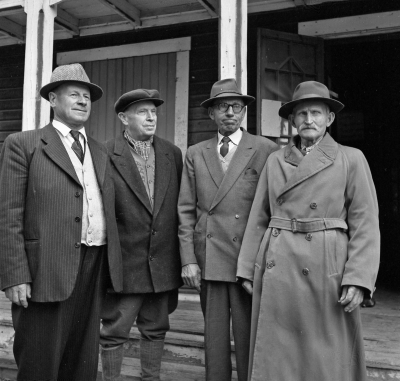 Idrott, fr vä: 1?, 2?, 3 Ivar Andersson Stjärnevik, 4 Emil Larsson Nöjerum
- skytte -

Dok.111031/KG