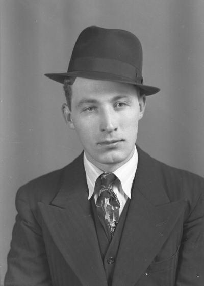 Arne Andersson
Mjöhult.



Dok.080402/RS