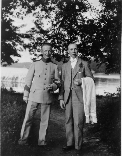 Herr Ivar Andersson och Blomkvist

Dok.090701/SJ