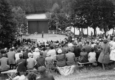 N T O föreställning i Storebroparken

Dok.100531/KG