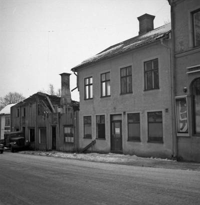 Storgatan
-Thörnbergska husen vid Storgatan 54 rivs -

Dok.110413/KG