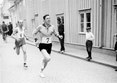Stadslöpning, stafettlopp i Vimmerby. Nr 7 Tage Köhler, Verkmästare  Nr 4. ?  