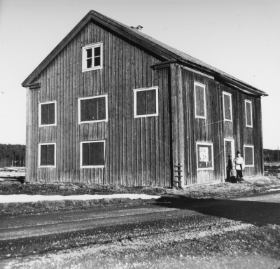 Småland Rumskulla sn Wentzelholm Kontorsbyggnaden vid Wentzelholms Glasbruk. Revs på 1950-talet. Ur Kalmar läns museums arkiv. neg. nr A 27281                                                     