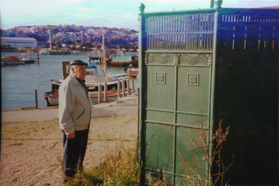 Pissoar ( liknande den som fanns vid hotellträdgården )
Tillverk. Limhamns Aduceringsverk ca. 1900. Fotot taget i Lysekil. 