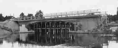 Bron över Stångån vid Vimmerby bygges 1960-talet           