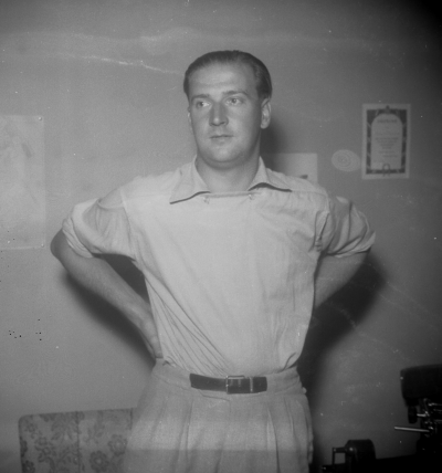 Bror Lindvall tidningsman

Dok.110629/KG