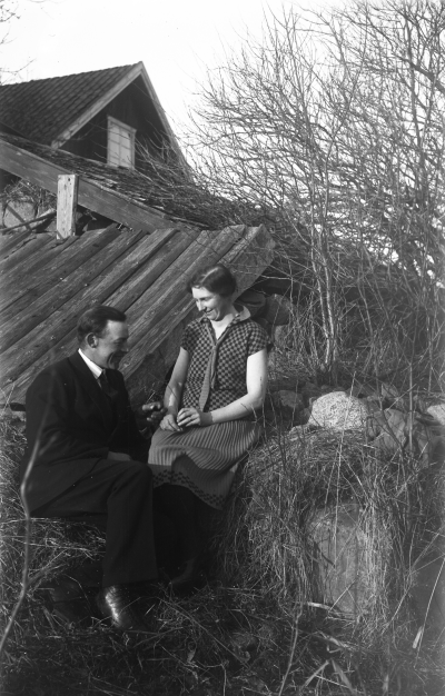 Tore Hansson, Grägarp och Agda Hansson född Karlsson, Södra Vi.
Fotograferat i Grägarp 