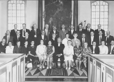 Södra Vi-Djursdala och Gullringen , 1915 års konfirmander född 1900-01, på konfirmationsjubileum 1965. Kyrkoherde Olof Widerstsrand. 