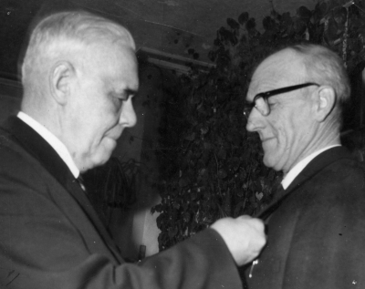 Lantbrevbäraren Karl Andersson (Post-Kalle) i Djursdala medaljerad.  