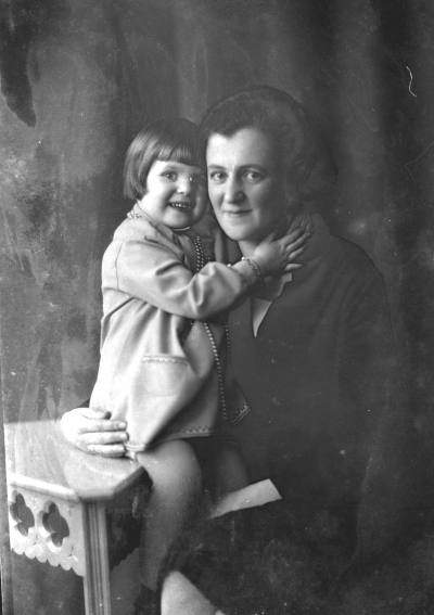 Bankdirektör Karlsson (familj)
Göteborgs Banken


Dok.080612/RS