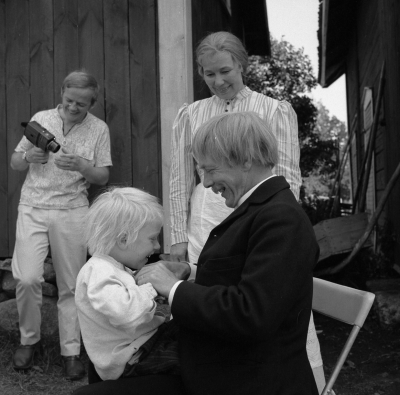 ( Danskarna i Vimmerby )
Skådespelare från Emil i Lönnebergafilmerna ? " Emil "
" Anton " Allan Edwall " Alma " 