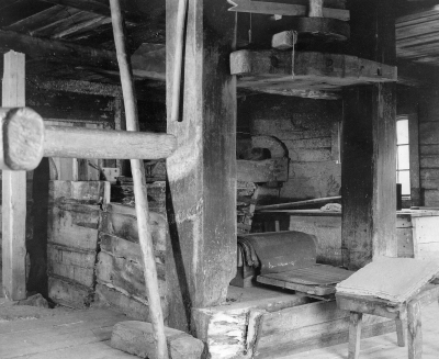 Ösjöfors pappersbruks press. 