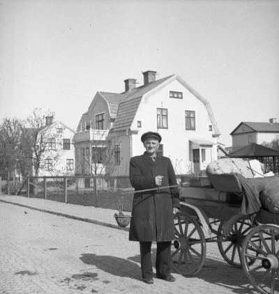 Karl Blom fiskhandlare Södra Vi 1940-talet. T.E.
Strömmingsförsäljare