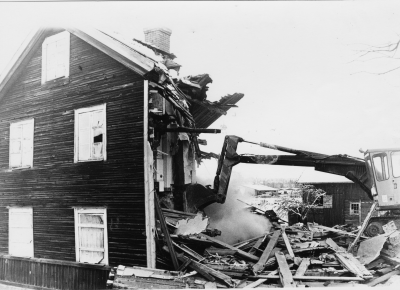 Nygård Åbrovägen rives Jan. 1975.   T.E.