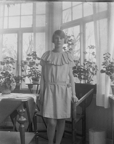 Elsa Blomberg född Hallberg boende hos Ingrid och Hedvig Forsell
Verandan Drottninggatan "Solliden"