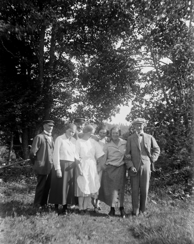 Hällebacka

Många av bilderna i mappen Hällebacka kan lika gärna vara tagna kring Lidhem Locknevi.