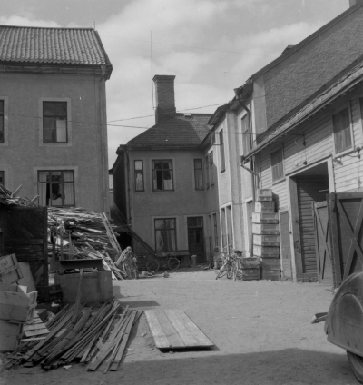 Bakgård vid torget

Dok.100531/KG