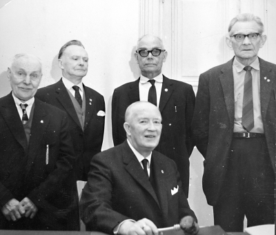 Från vänster 2. Einar Karlsson, skomakare. 