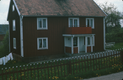 Slättfall hus staket

090402/KG
