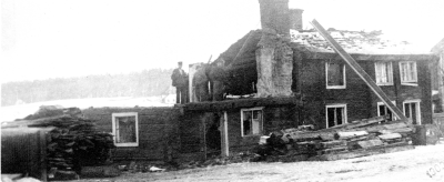 "Magkrampen" brann 1901 revs och nya byggnaden färdig 1902. 