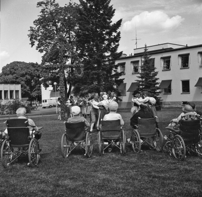 Folkdans

Dok.110526/KG