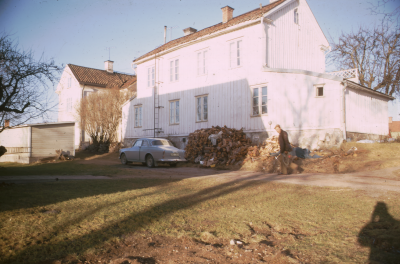 Hus baksidan 

090423/KG
