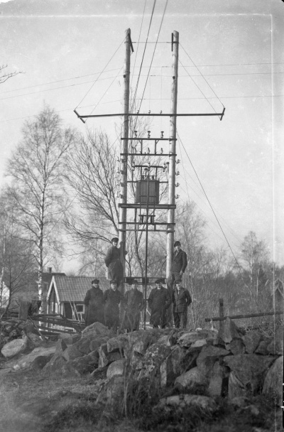 Montör Larssson, vid kraftledningsstolpe.



Dok.070711/RS