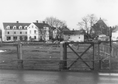Byggtomt för Kvalitetsmöbler och Försäkringskassan
nu Träningshuset och Harrys

Dok.100531/KG