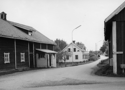 Tunavägen. Ladugården numera riven.    