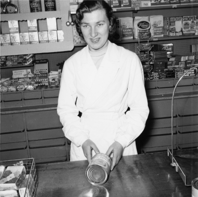 " Vi kring torget "
Affärsbiträde 
Gunbritt Gustavsson

Dok.100603/KG