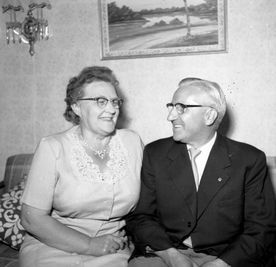 Jonasson vaktmästare på sjukstugan med fru

Dok.110621/KG